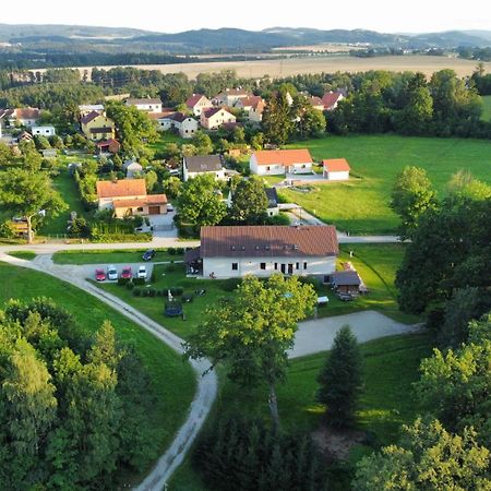 Zlatá Koruna 纳波莱兹拉克鲁恩旅馆酒店 外观 照片