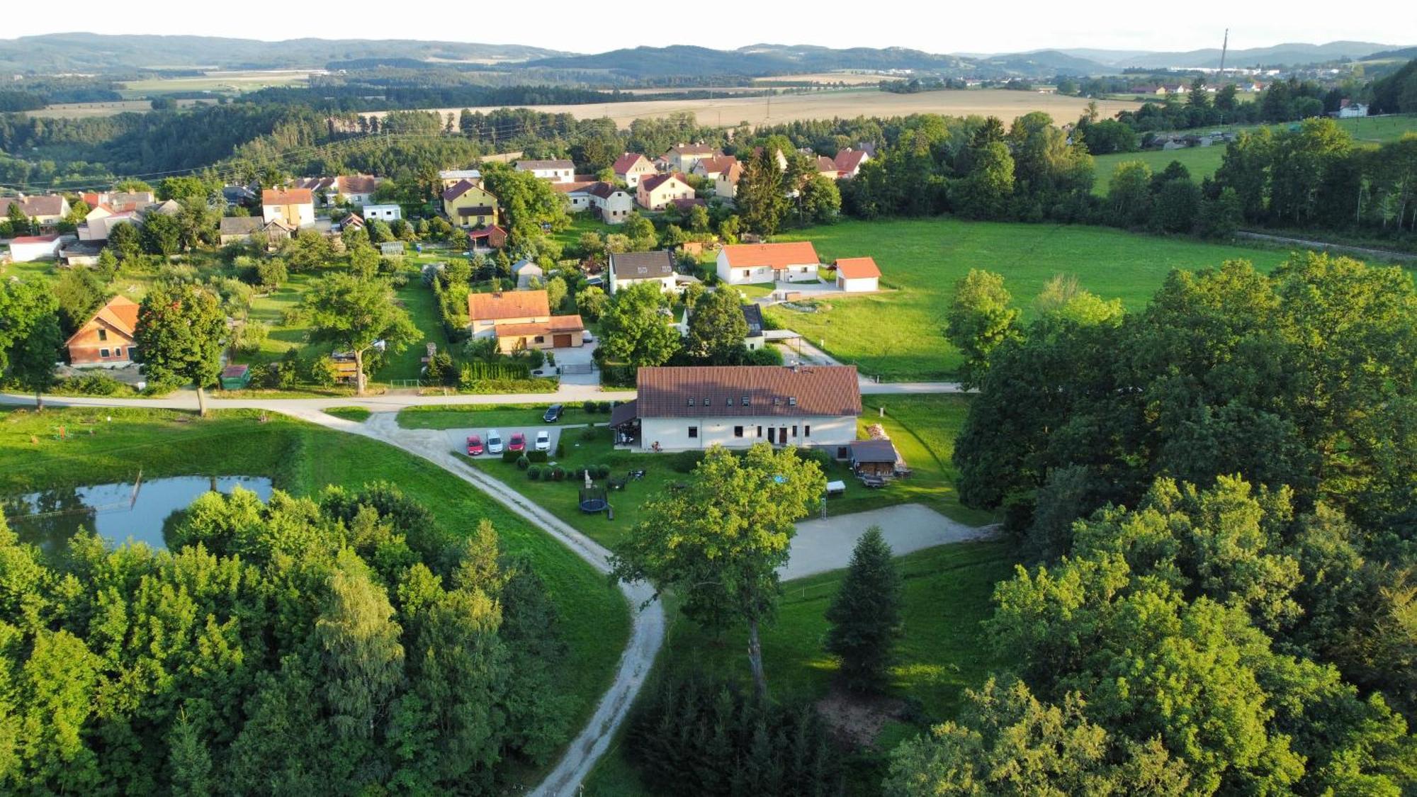 Zlatá Koruna 纳波莱兹拉克鲁恩旅馆酒店 外观 照片
