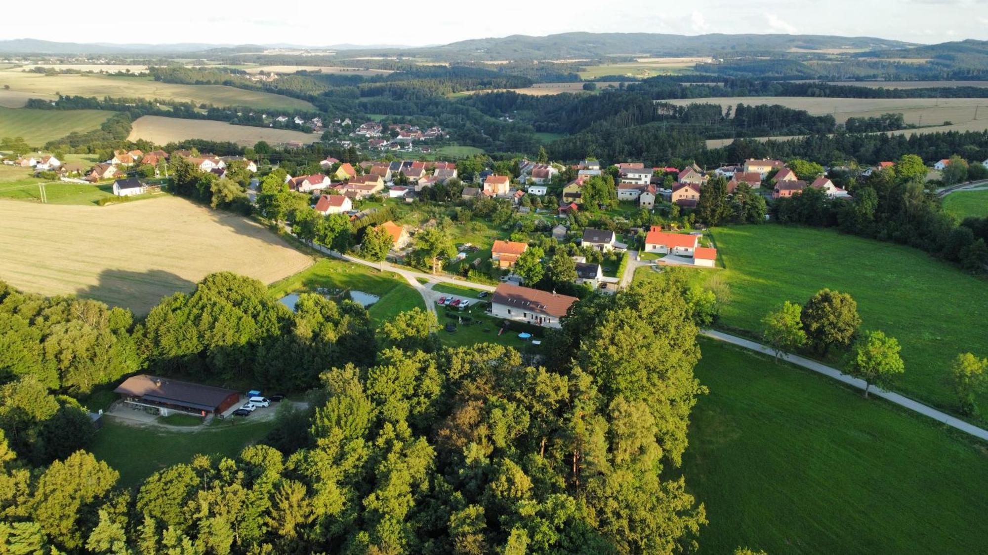 Zlatá Koruna 纳波莱兹拉克鲁恩旅馆酒店 外观 照片